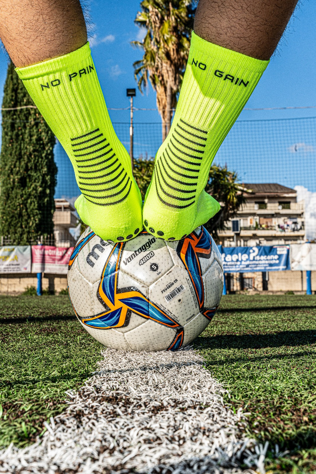 CALZE GRIP VSOX “ NO PAIN NO GAIN” GIALLE FLUO